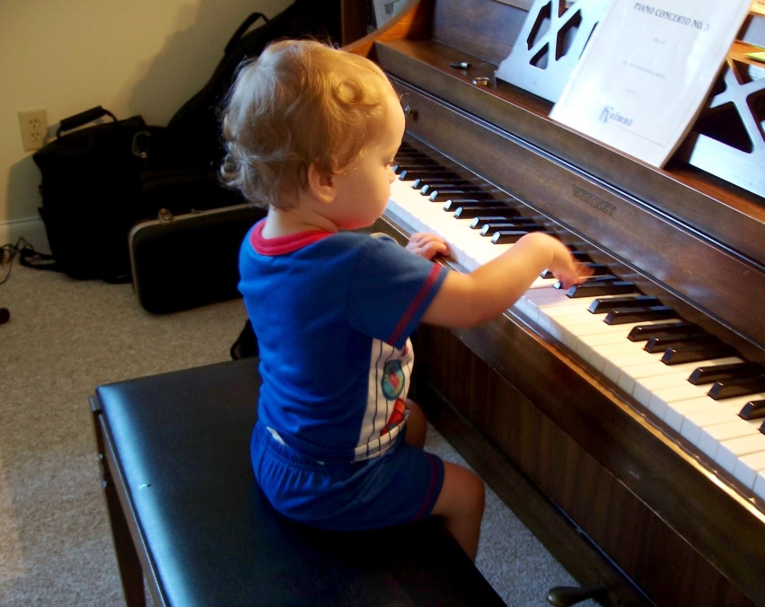 đàn piano cho bé